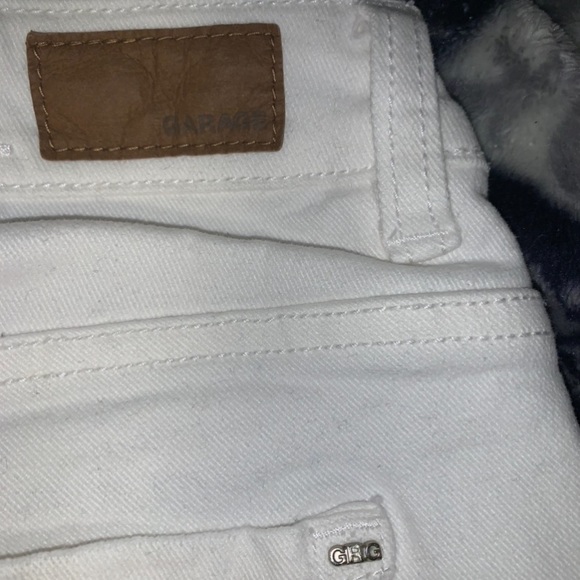 Garage White Denim Shorts - Picture 4 of 4